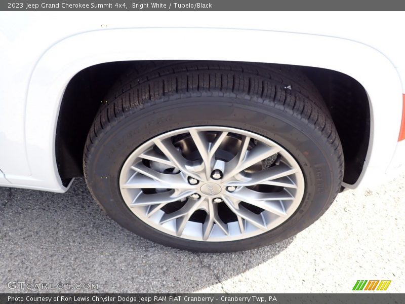 Bright White / Tupelo/Black 2023 Jeep Grand Cherokee Summit 4x4