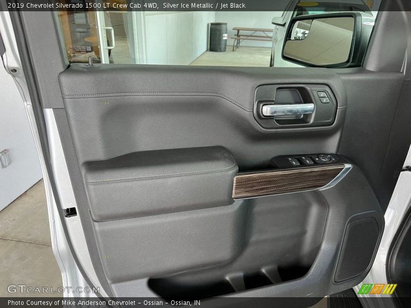 Silver Ice Metallic / Jet Black 2019 Chevrolet Silverado 1500 LT Crew Cab 4WD