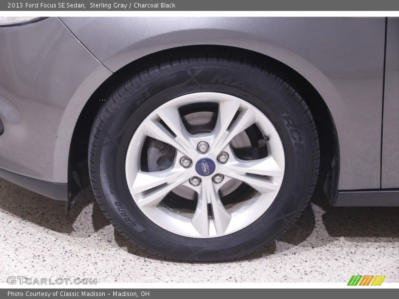 Sterling Gray / Charcoal Black 2013 Ford Focus SE Sedan