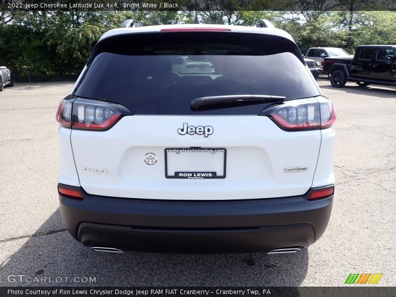 Bright White / Black 2022 Jeep Cherokee Latitude Lux 4x4