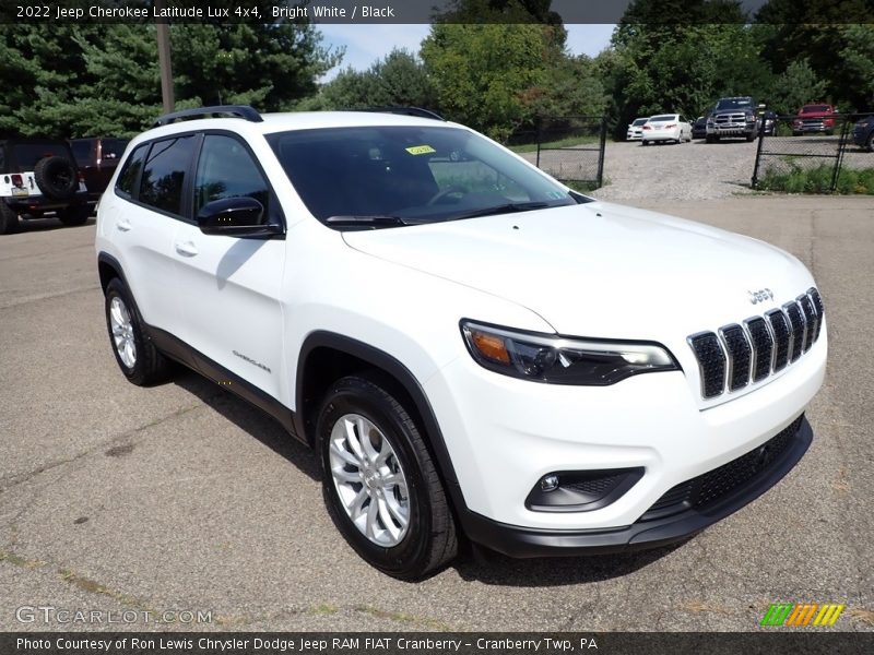 Bright White / Black 2022 Jeep Cherokee Latitude Lux 4x4