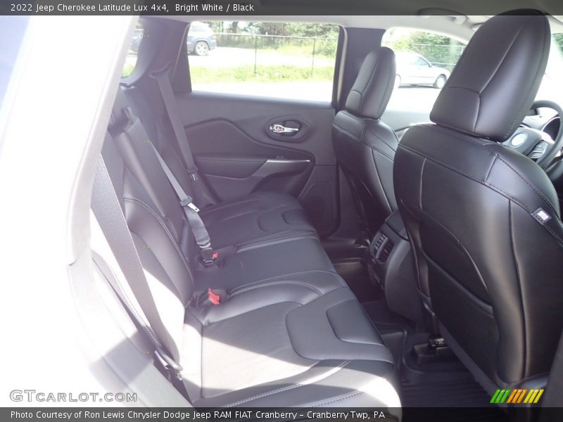Bright White / Black 2022 Jeep Cherokee Latitude Lux 4x4