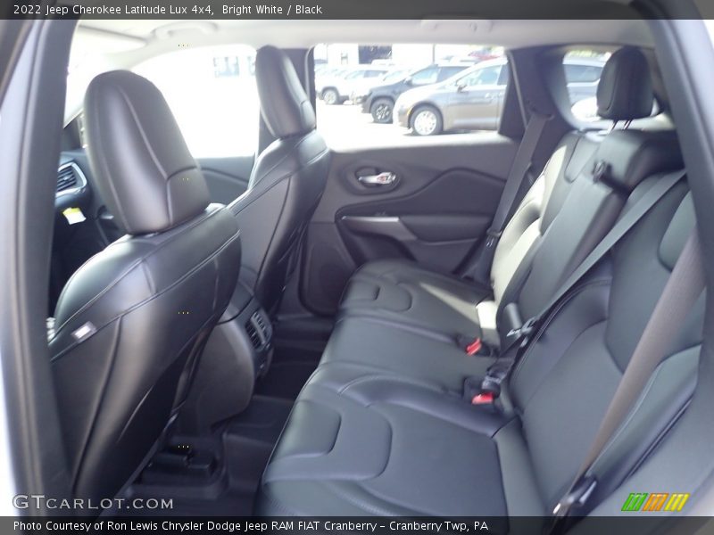 Bright White / Black 2022 Jeep Cherokee Latitude Lux 4x4