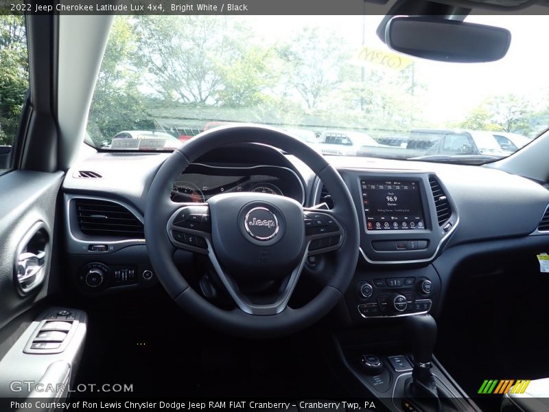 Bright White / Black 2022 Jeep Cherokee Latitude Lux 4x4