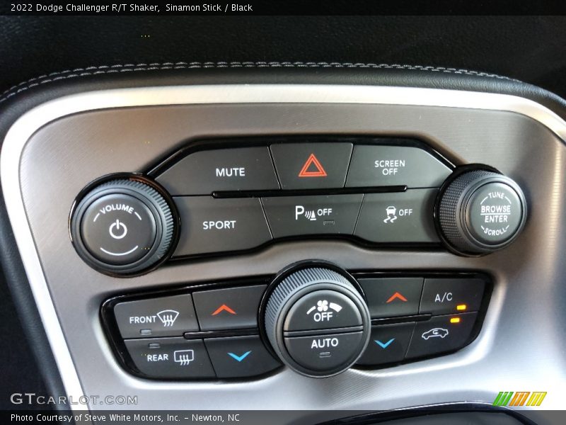 Controls of 2022 Challenger R/T Shaker