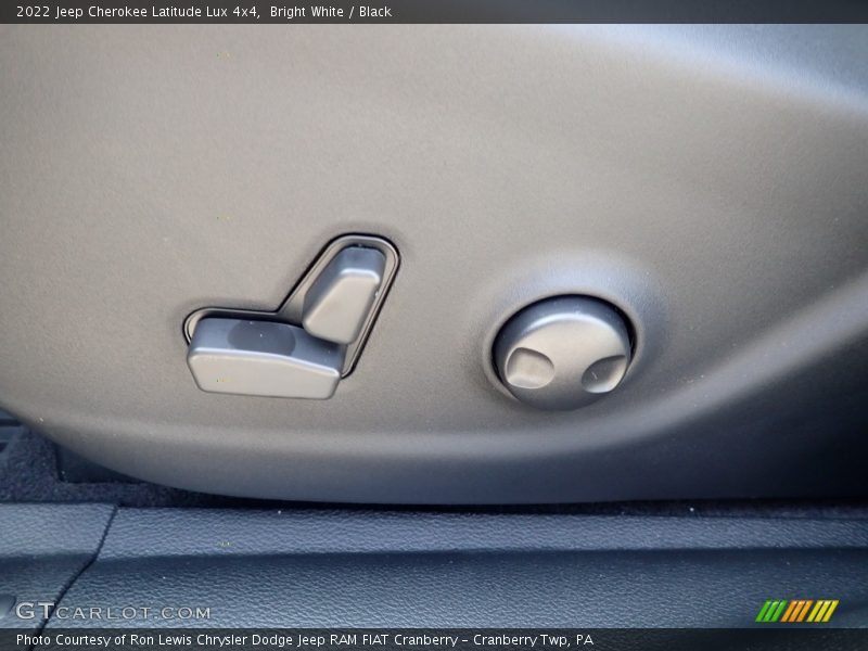 Bright White / Black 2022 Jeep Cherokee Latitude Lux 4x4