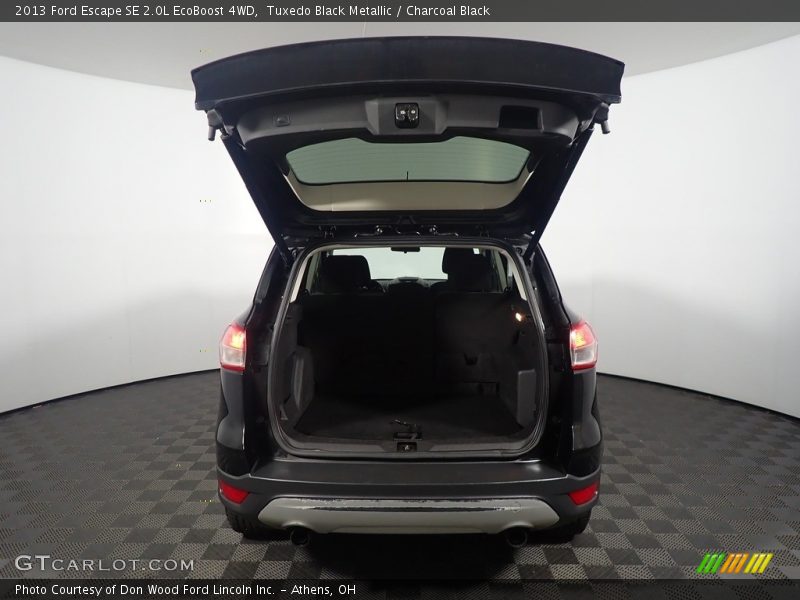 Tuxedo Black Metallic / Charcoal Black 2013 Ford Escape SE 2.0L EcoBoost 4WD
