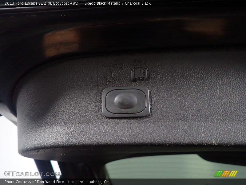 Tuxedo Black Metallic / Charcoal Black 2013 Ford Escape SE 2.0L EcoBoost 4WD