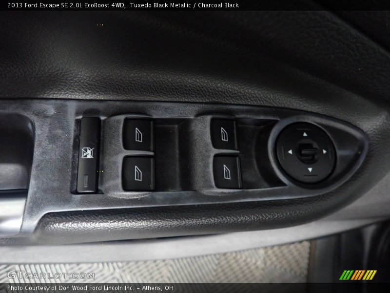 Tuxedo Black Metallic / Charcoal Black 2013 Ford Escape SE 2.0L EcoBoost 4WD