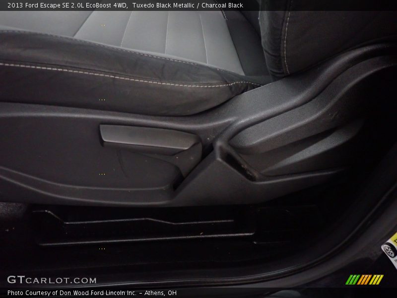 Tuxedo Black Metallic / Charcoal Black 2013 Ford Escape SE 2.0L EcoBoost 4WD