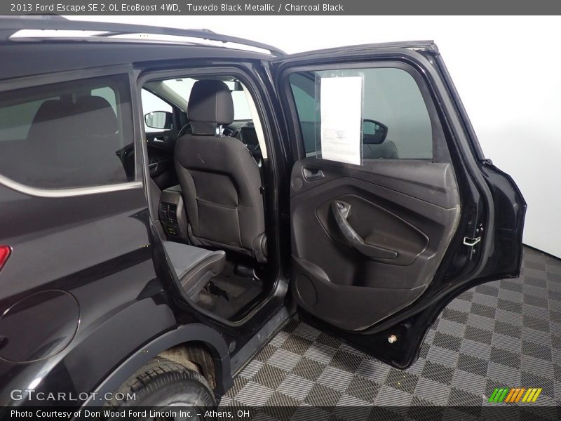 Tuxedo Black Metallic / Charcoal Black 2013 Ford Escape SE 2.0L EcoBoost 4WD
