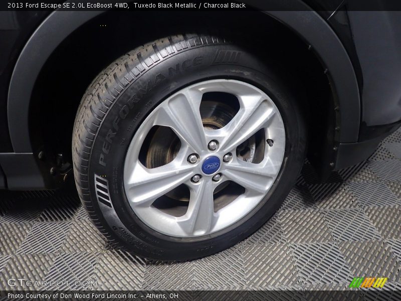 Tuxedo Black Metallic / Charcoal Black 2013 Ford Escape SE 2.0L EcoBoost 4WD
