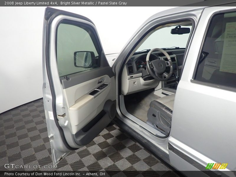 Bright Silver Metallic / Pastel Slate Gray 2008 Jeep Liberty Limited 4x4