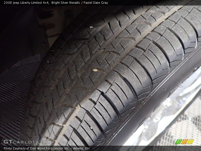 Bright Silver Metallic / Pastel Slate Gray 2008 Jeep Liberty Limited 4x4