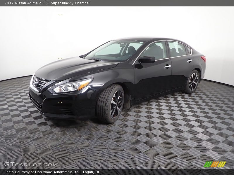 Super Black / Charcoal 2017 Nissan Altima 2.5 S