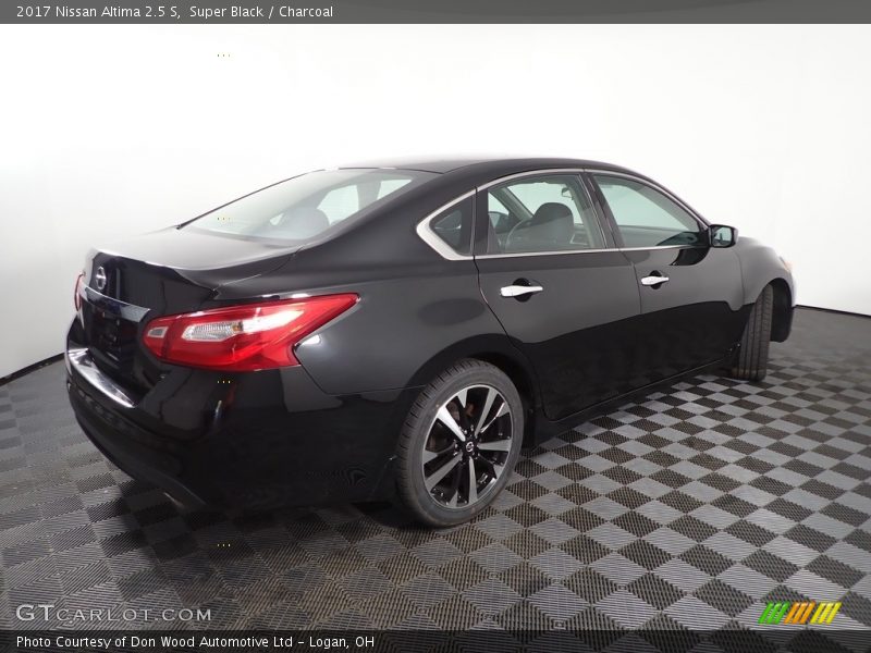 Super Black / Charcoal 2017 Nissan Altima 2.5 S