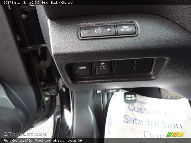 Super Black / Charcoal 2017 Nissan Altima 2.5 S