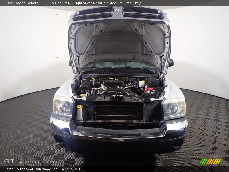 Bright Silver Metallic / Medium Slate Gray 2005 Dodge Dakota SLT Club Cab 4x4