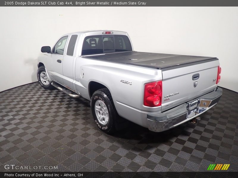 Bright Silver Metallic / Medium Slate Gray 2005 Dodge Dakota SLT Club Cab 4x4