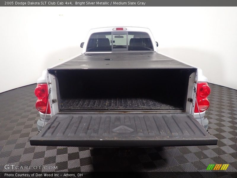 Bright Silver Metallic / Medium Slate Gray 2005 Dodge Dakota SLT Club Cab 4x4