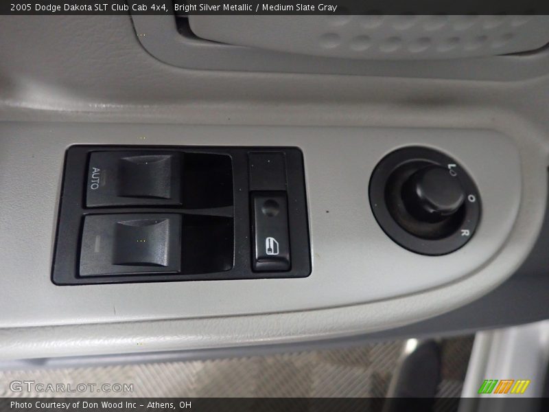 Bright Silver Metallic / Medium Slate Gray 2005 Dodge Dakota SLT Club Cab 4x4
