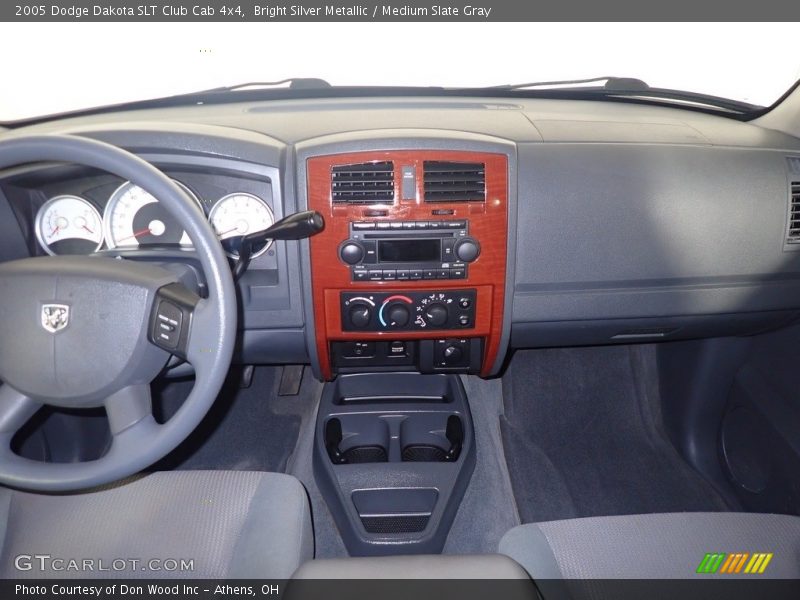 Bright Silver Metallic / Medium Slate Gray 2005 Dodge Dakota SLT Club Cab 4x4