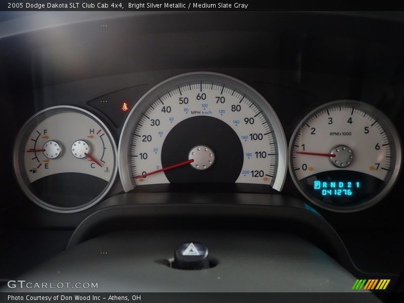 Bright Silver Metallic / Medium Slate Gray 2005 Dodge Dakota SLT Club Cab 4x4