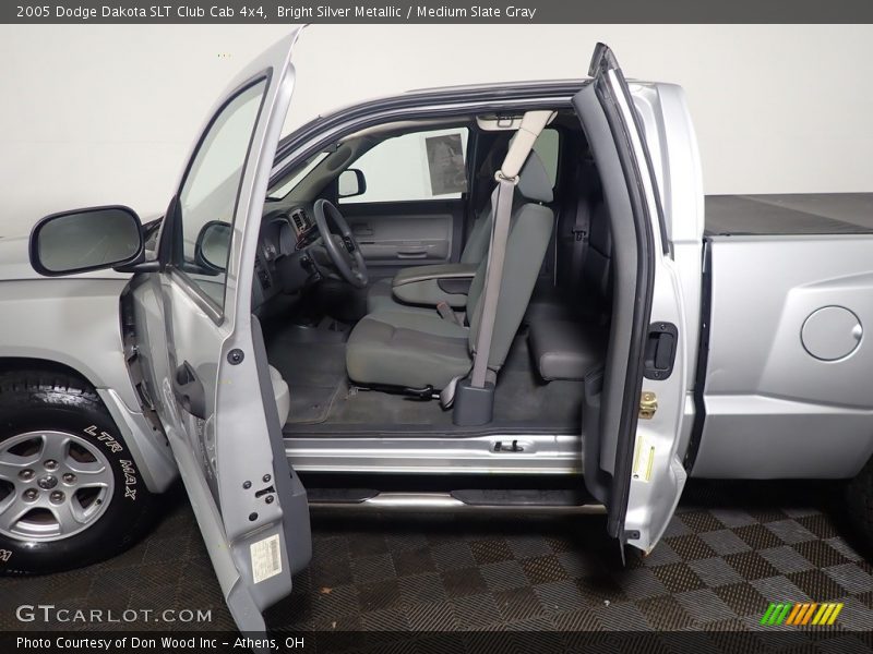 Bright Silver Metallic / Medium Slate Gray 2005 Dodge Dakota SLT Club Cab 4x4