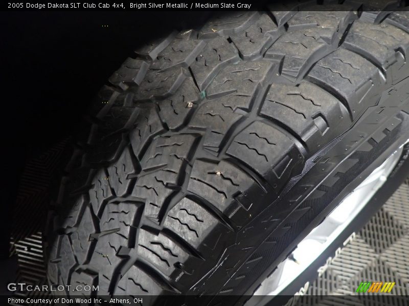 Bright Silver Metallic / Medium Slate Gray 2005 Dodge Dakota SLT Club Cab 4x4