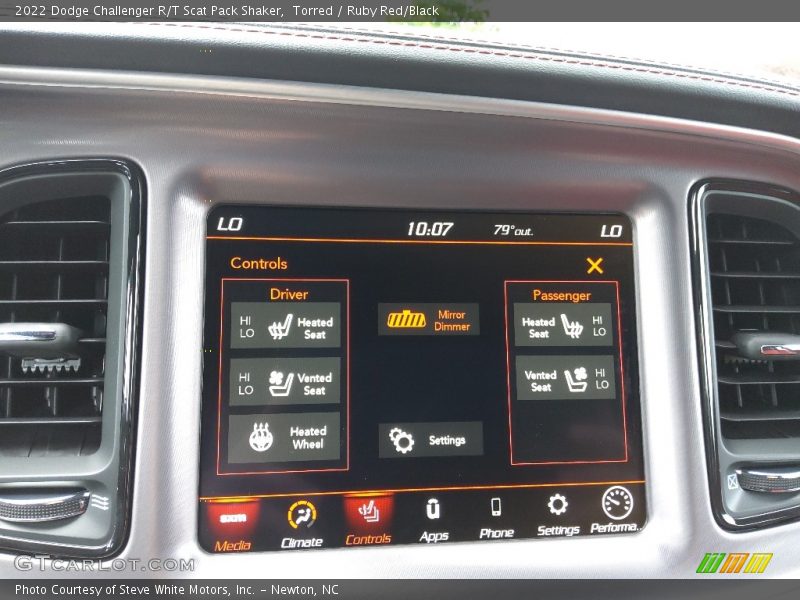 Controls of 2022 Challenger R/T Scat Pack Shaker