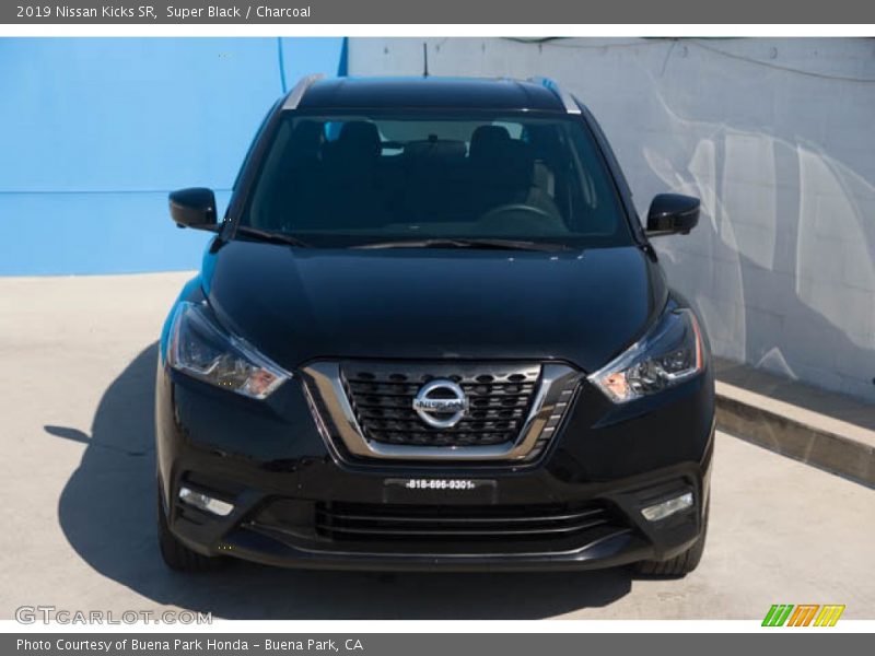Super Black / Charcoal 2019 Nissan Kicks SR