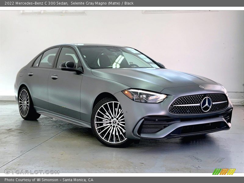 Front 3/4 View of 2022 C 300 Sedan