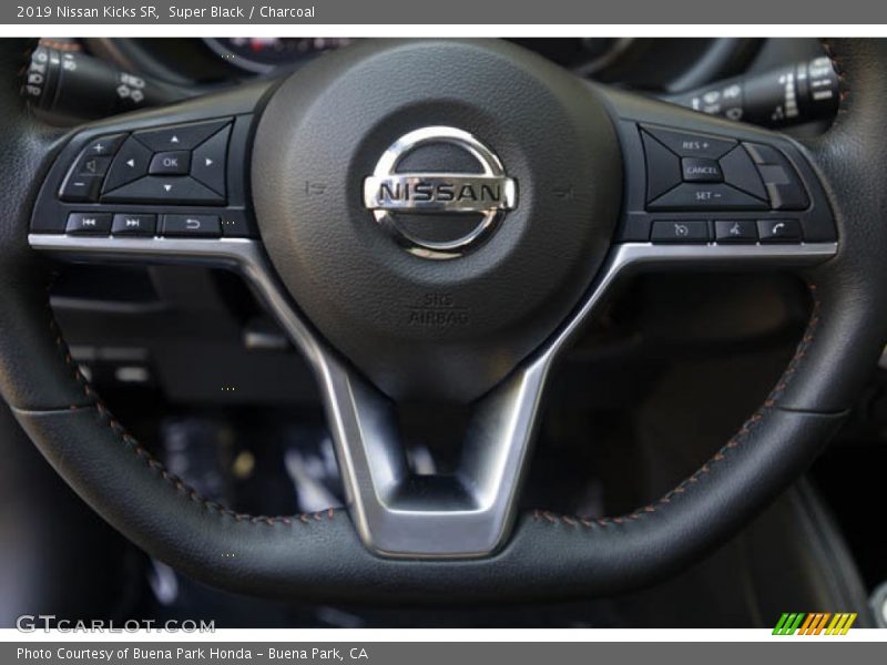 Super Black / Charcoal 2019 Nissan Kicks SR
