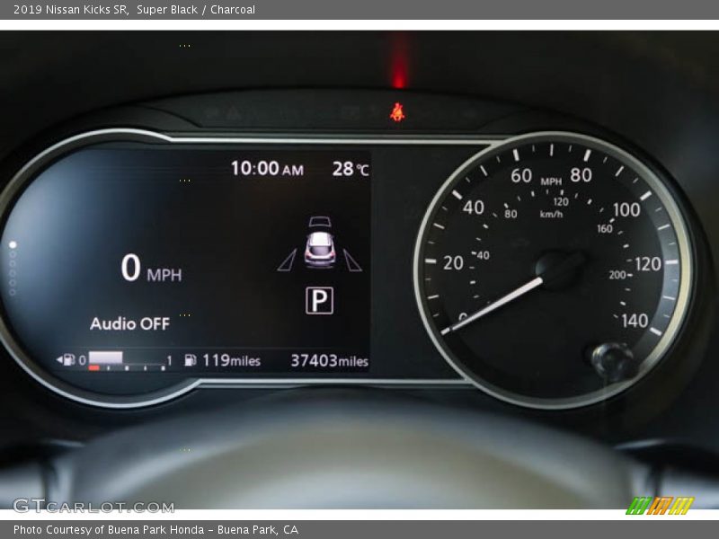 Super Black / Charcoal 2019 Nissan Kicks SR