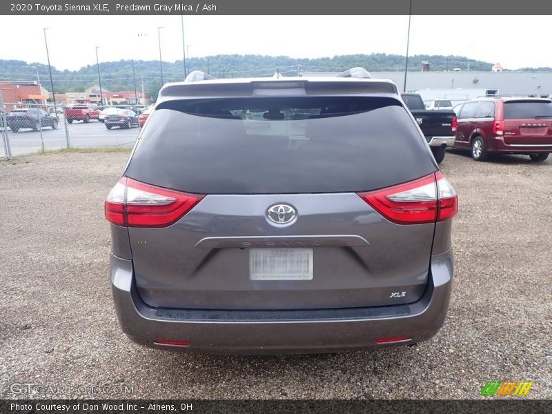 Predawn Gray Mica / Ash 2020 Toyota Sienna XLE