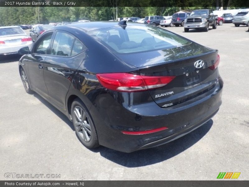 Black / Gray 2017 Hyundai Elantra SE