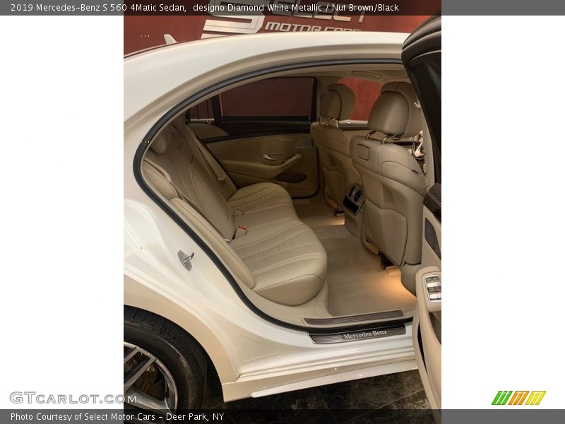 designo Diamond White Metallic / Nut Brown/Black 2019 Mercedes-Benz S 560 4Matic Sedan