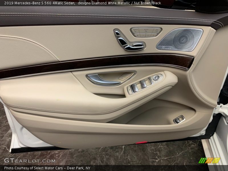 designo Diamond White Metallic / Nut Brown/Black 2019 Mercedes-Benz S 560 4Matic Sedan