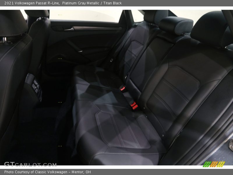 Platinum Gray Metallic / Titan Black 2021 Volkswagen Passat R-Line