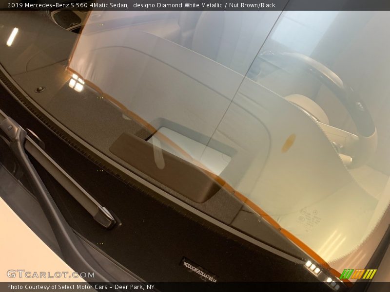 designo Diamond White Metallic / Nut Brown/Black 2019 Mercedes-Benz S 560 4Matic Sedan