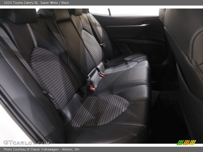 Super White / Black 2020 Toyota Camry SE
