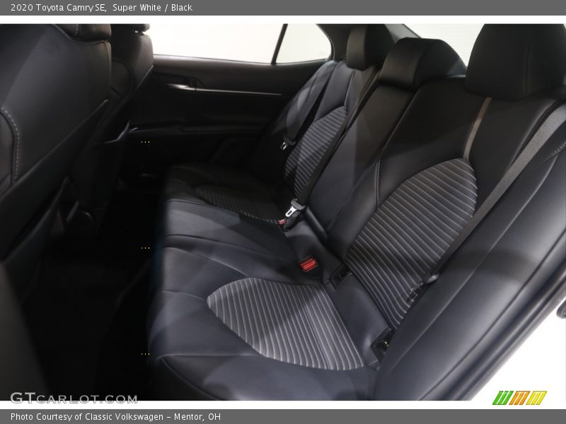 Super White / Black 2020 Toyota Camry SE