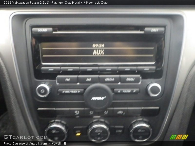 Platinum Gray Metallic / Moonrock Gray 2012 Volkswagen Passat 2.5L S