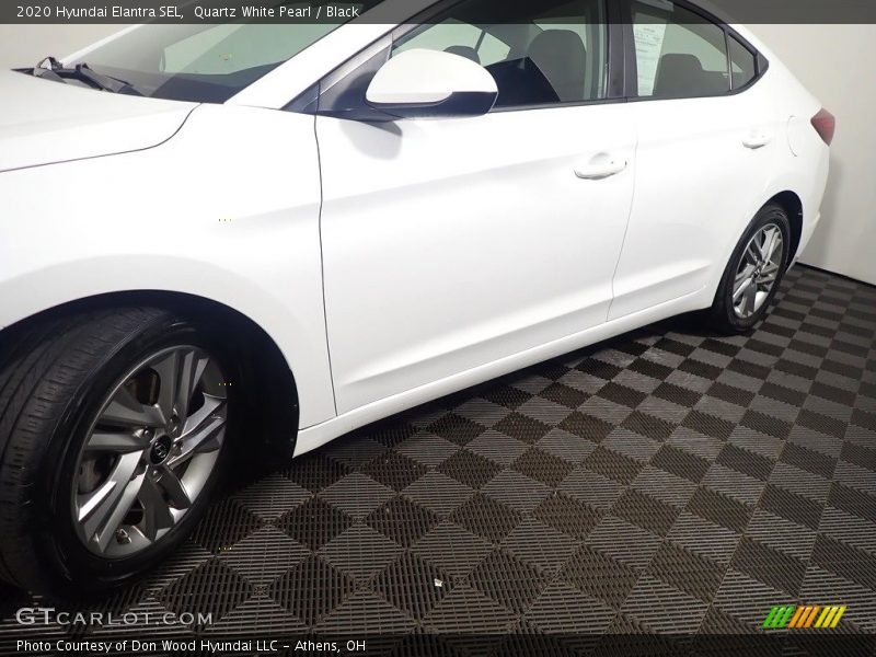 Quartz White Pearl / Black 2020 Hyundai Elantra SEL