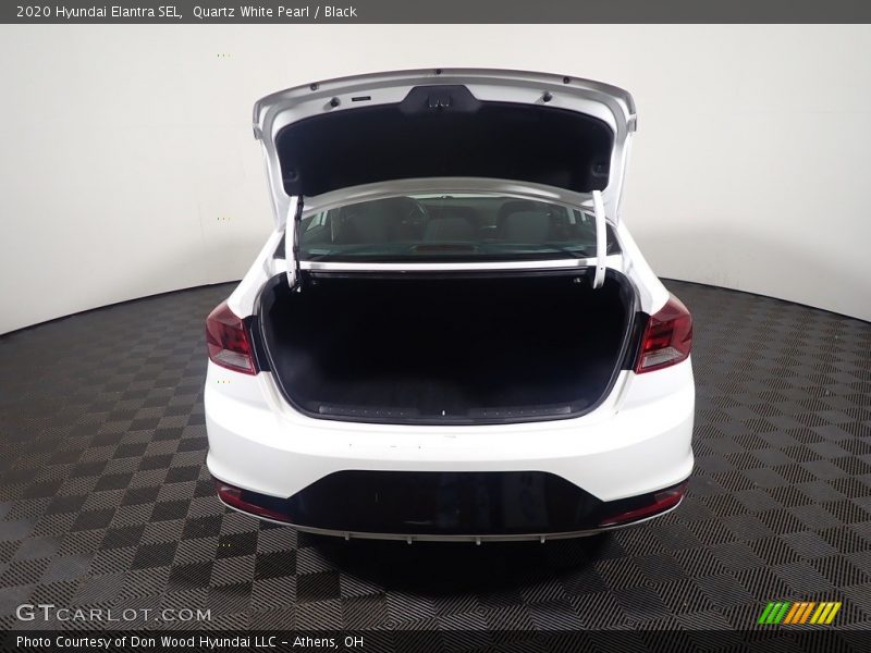 Quartz White Pearl / Black 2020 Hyundai Elantra SEL