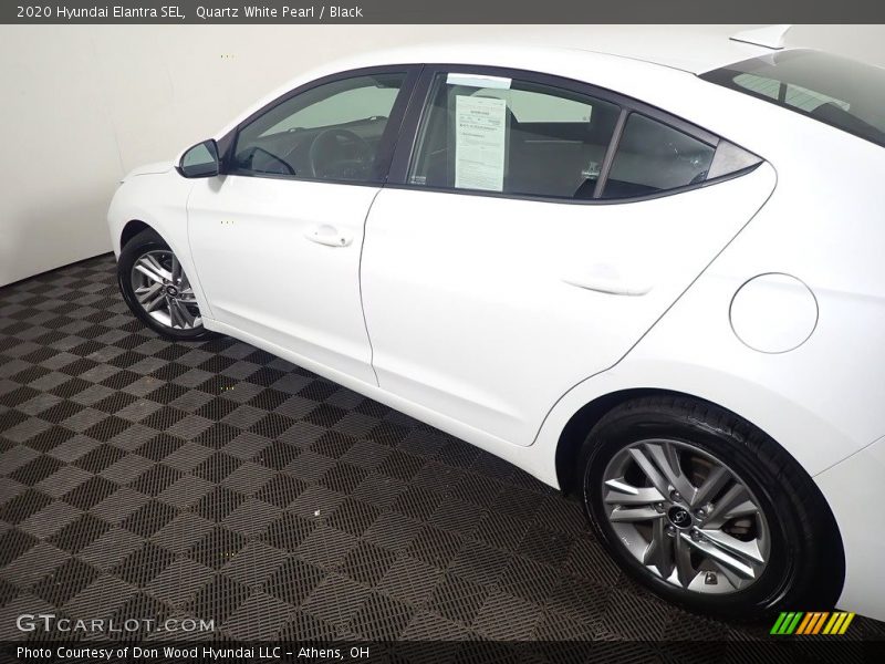 Quartz White Pearl / Black 2020 Hyundai Elantra SEL
