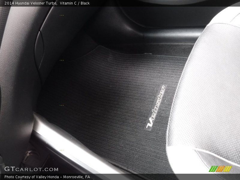 Vitamin C / Black 2014 Hyundai Veloster Turbo