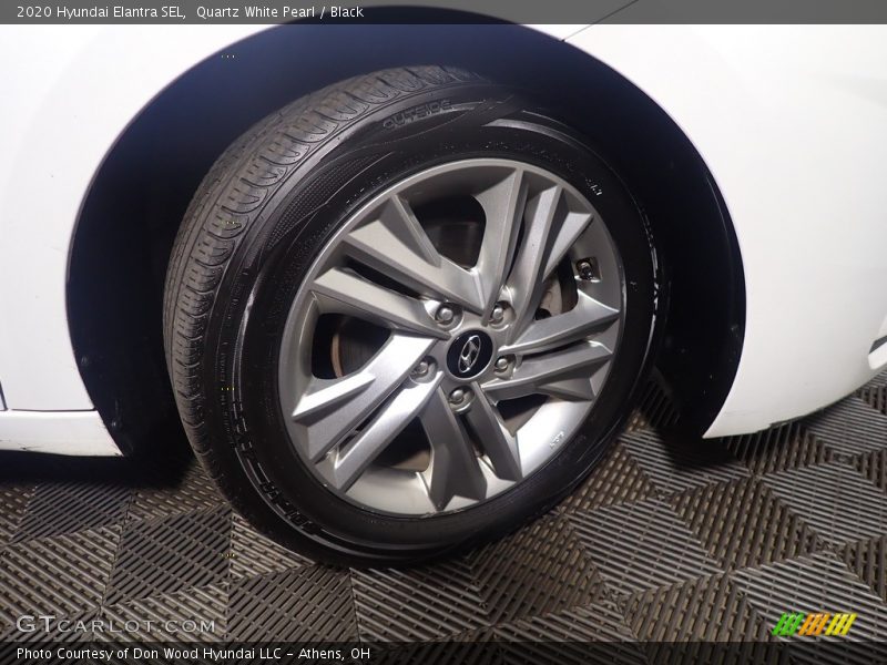 Quartz White Pearl / Black 2020 Hyundai Elantra SEL