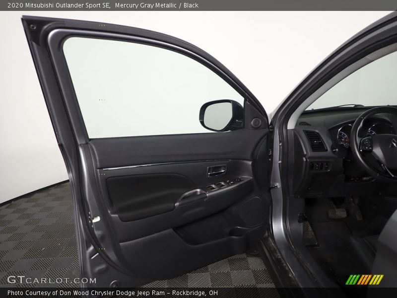 Mercury Gray Metallic / Black 2020 Mitsubishi Outlander Sport SE