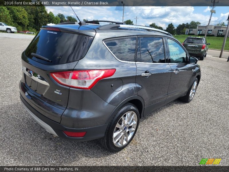 Magnetic Metallic / Charcoal Black 2016 Ford Escape SE 4WD